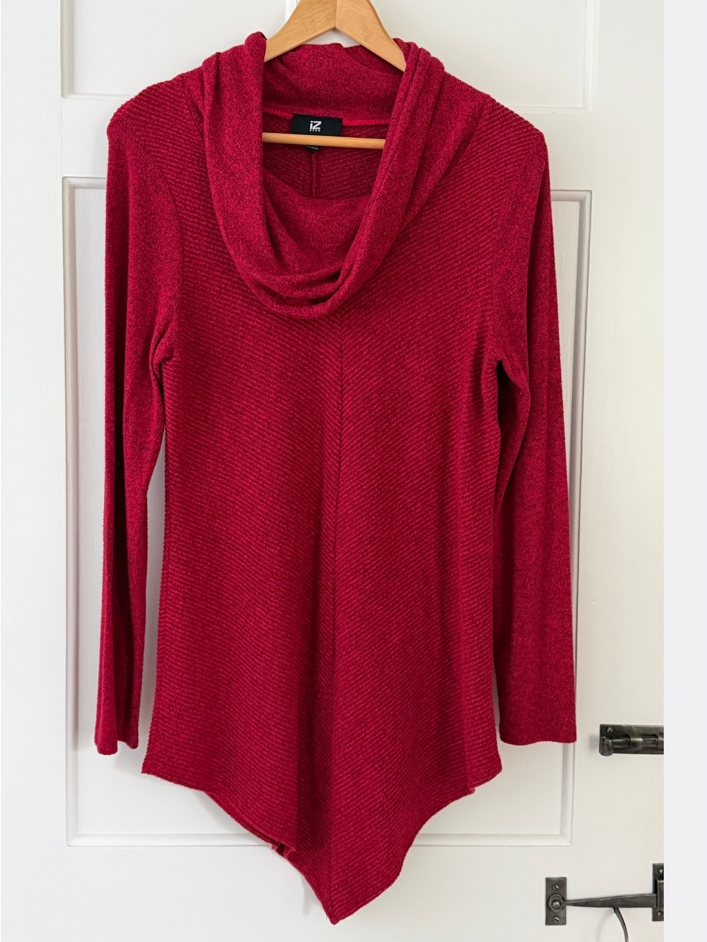 IZ Byer Red Marled Cowl Neck Pointed Hem Tunic Sweater Women’s Medium